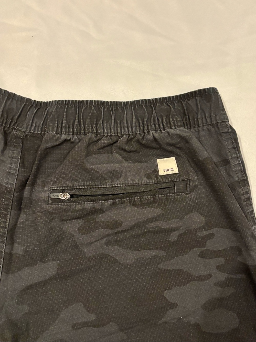 Women’s Vuori Black Camo Hybrid Shorts with White Drawstring - Picture 4 of 5
